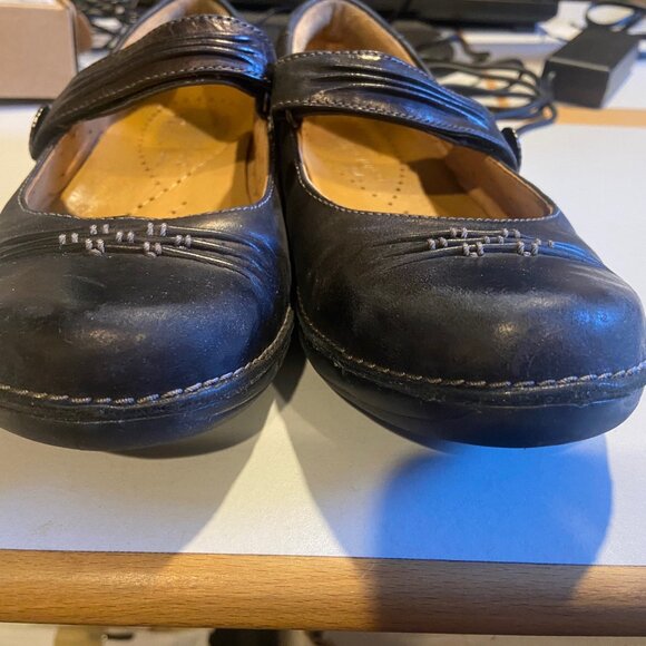 Clarks - Size 7.5M - Mary Jane Style Black Unstructured Comfort Shoes - Picture 6 of 10